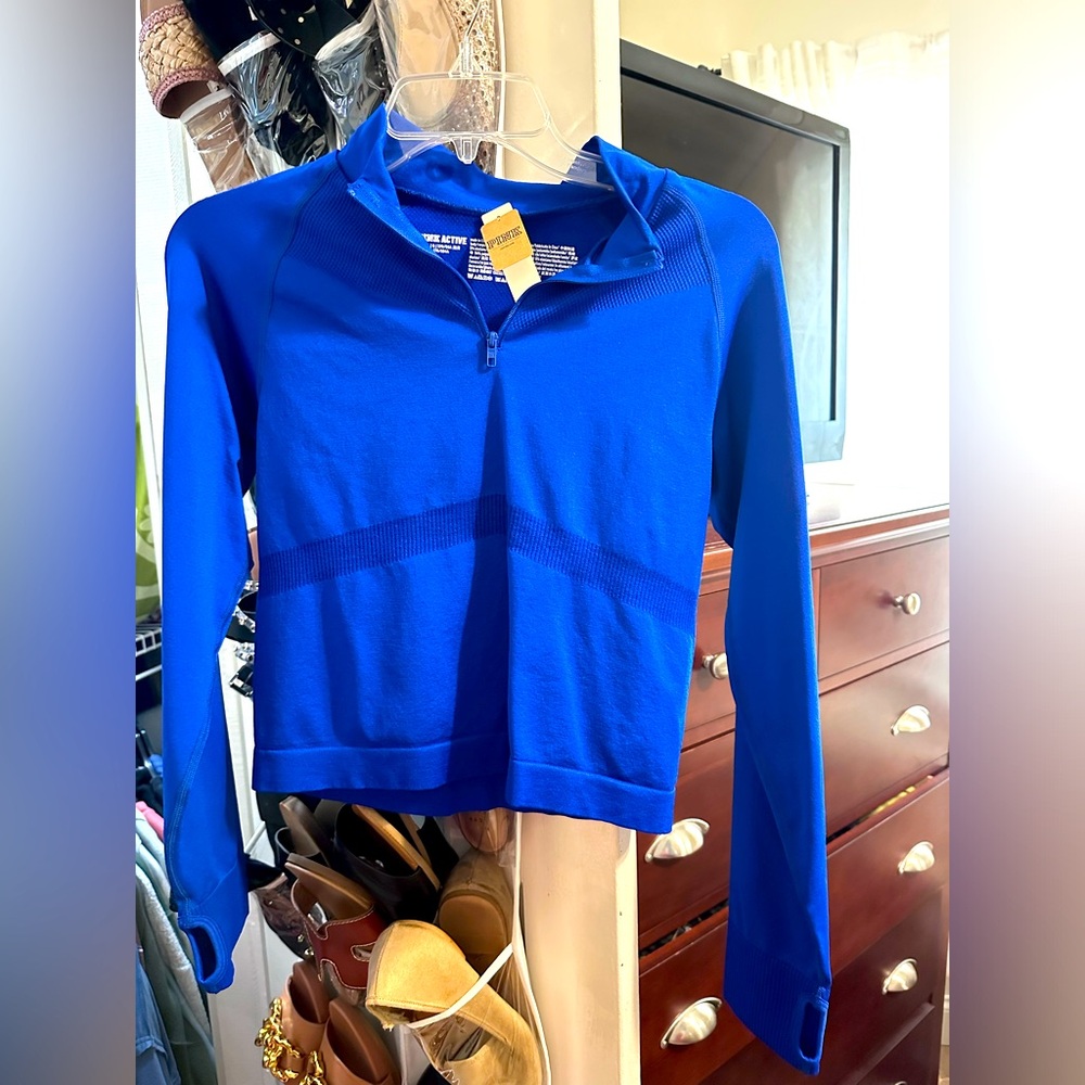 NWT VS pull over
